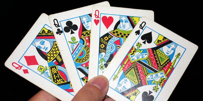 Cách chơi bài Tú Lơ Khơ với mục tiêu là đánh hết trước