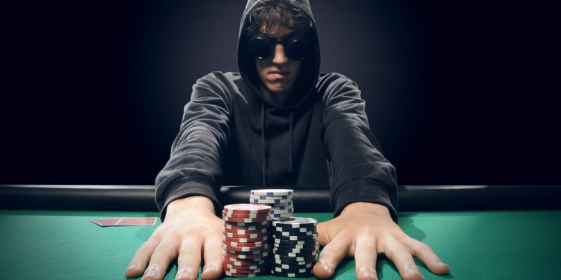 Chọn Bluff Poker khi mọi người đã Fold hết rồi