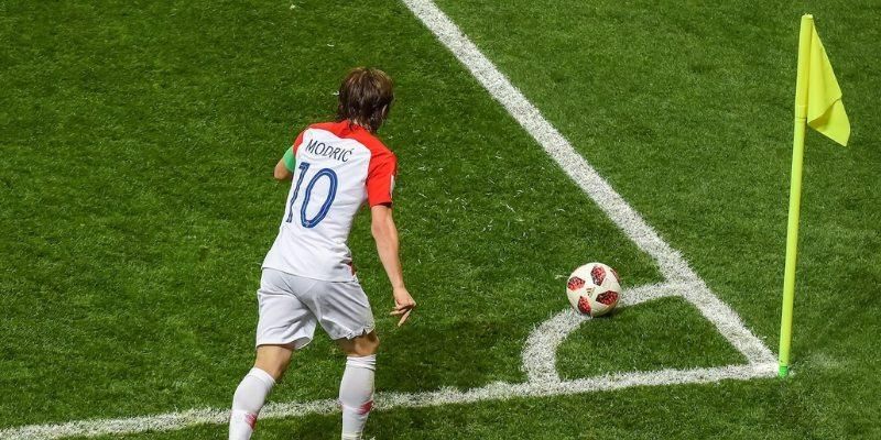 Dự đoán đội hưởng phạt góc đầu tiên trong bóng đá