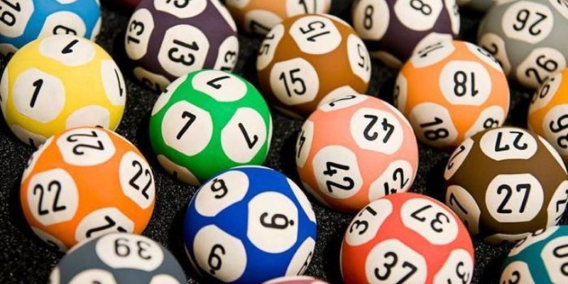 Hội viên nên chọn chơi hình thức truyền thống hay online